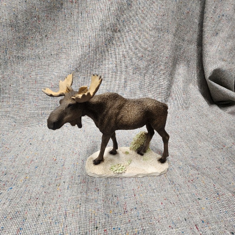 Standing Bull Moose 6.5inches tall 5 inches long -Made in Italy  #11