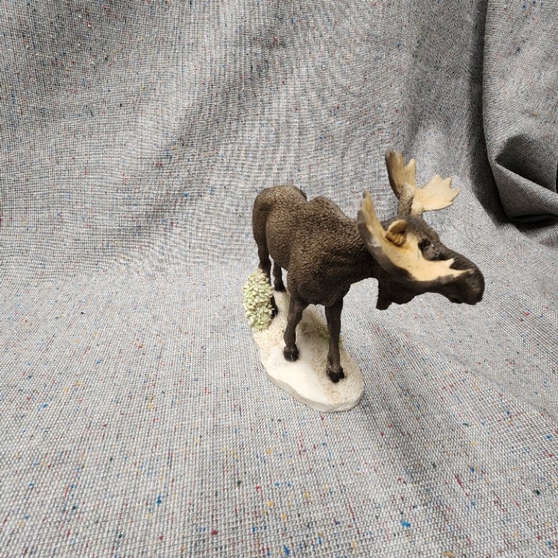 Standing Bull Moose 6.5inches tall 5 inches long -Made in Italy  #11
