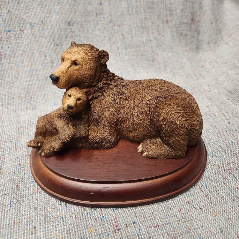Grizzly w/Cub on stand 3.5 inches tall 6.5 inches long-Made in Italy  #25