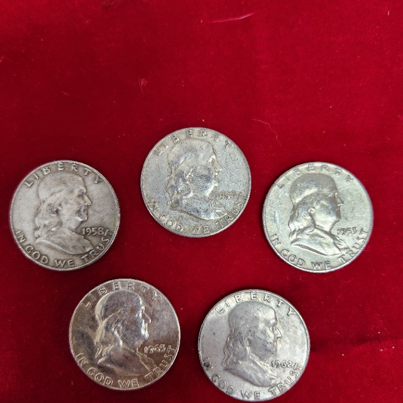 5 silver benjamin Halfs all diff. dates                      # 6-18