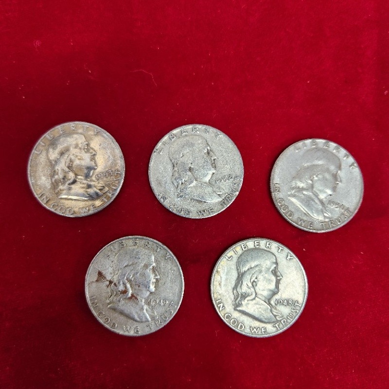 5 silver benjamin Halfs all diff. dates                      # 6-20