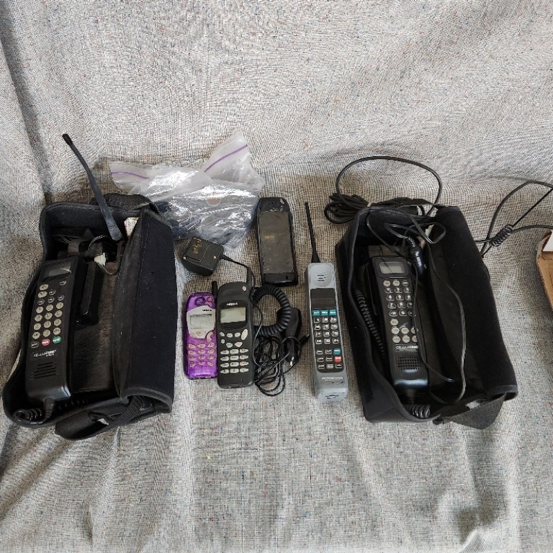 Vintage Old School Lot of Phones- 2 Nokias,2 Cell One,1 AT&T    *177
