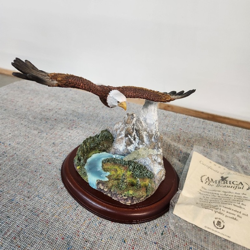 New- America the Beautiful Eagle Statue  6.5 inches Tall 8.5 wide *314