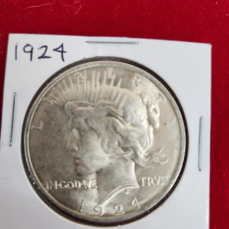 1 Silver Liberty Peace Dollar-1924   Super Nice Looks uncirculated *186-6